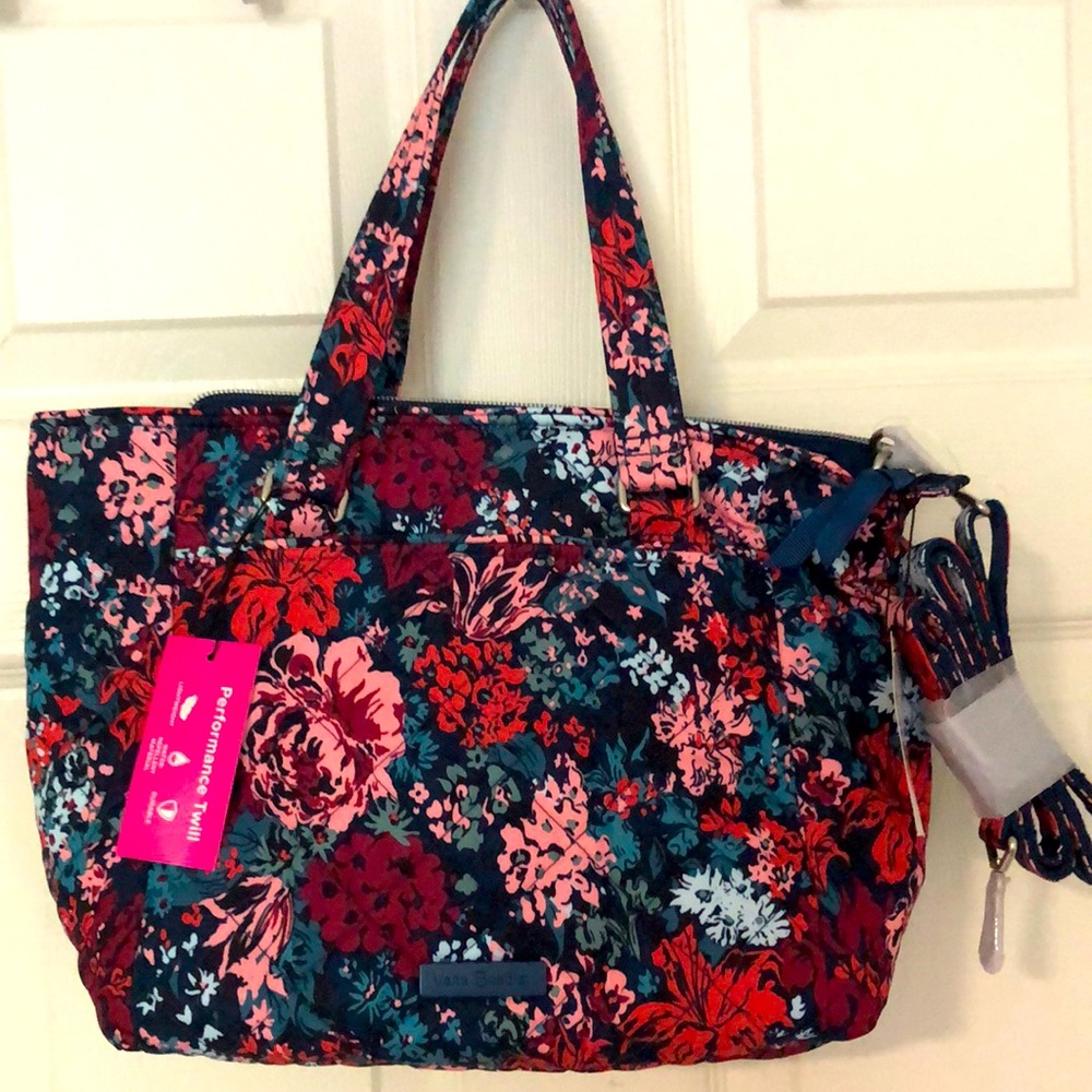 Vera Bradley multi strap shoulder bag 🌺, Cabbage rose 🌹 Cabernet NWT